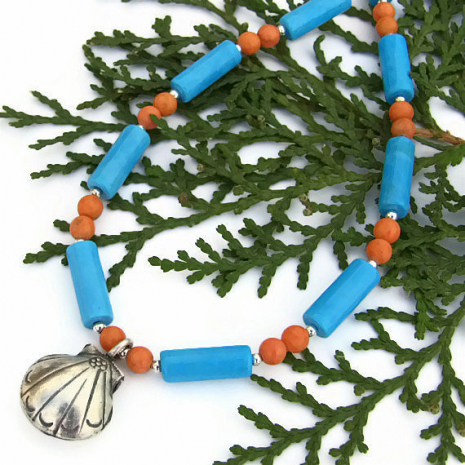summer beach necklace with shell pendant