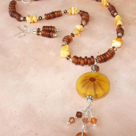 MIRASOL - Lampwork Sunflower Brown Horn Amber Swarovski Necklace, Handmade 683cdd66c7102dd6454d11402fdd54a6612a08db8bb7f720857571ecd4a06bc0.jpg
