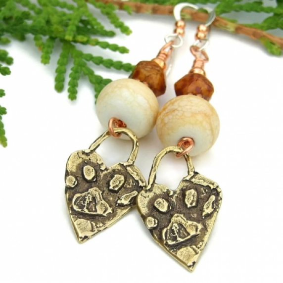 paw_prints_on_the_heart_3a.jpg