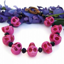 CALAVERAS ROSA - Pink Skulls Handmade Bracelet, Dia de los Muertos Black Beaded Jewelry