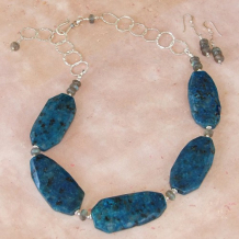 GOT THE BLUES - Chunky Handmade Necklace, Blue Kiwi Jasper Labradorite Gemstone 